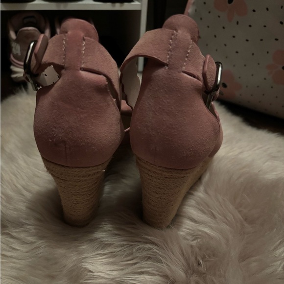 Marc Fisher Pink Suede Sandals Size 8.5 Haya Scallop Espadrilles Wedges Heels - Picture 4 of 4